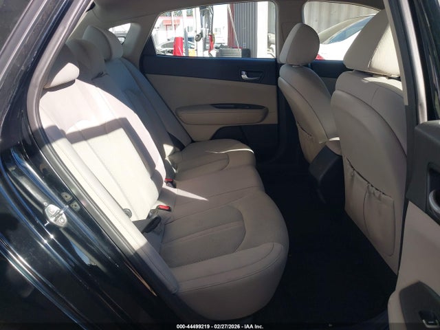 5XXGT4L33JG259052 KIA Optima Lx
