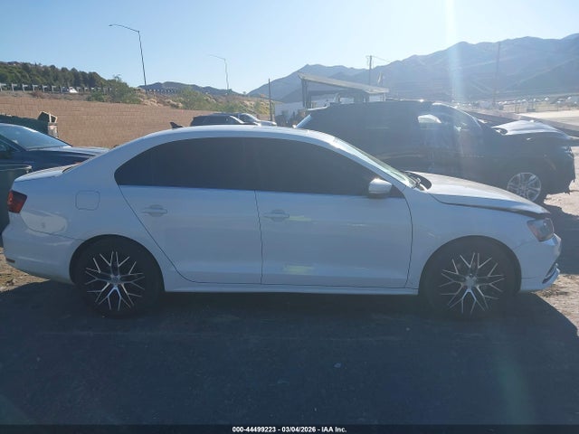 2017 Volkswagen Jetta 1.4t Se მანქანა იყიდება აუქციონზე, vin: 3VWDB7AJ6HM285286, აუქციონის ნომერი: 44499223
