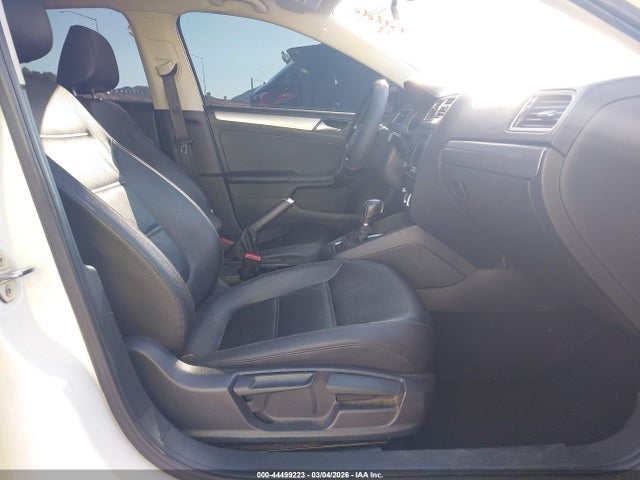 2017 Volkswagen Jetta 1.4t Se მანქანა იყიდება აუქციონზე, vin: 3VWDB7AJ6HM285286, აუქციონის ნომერი: 44499223