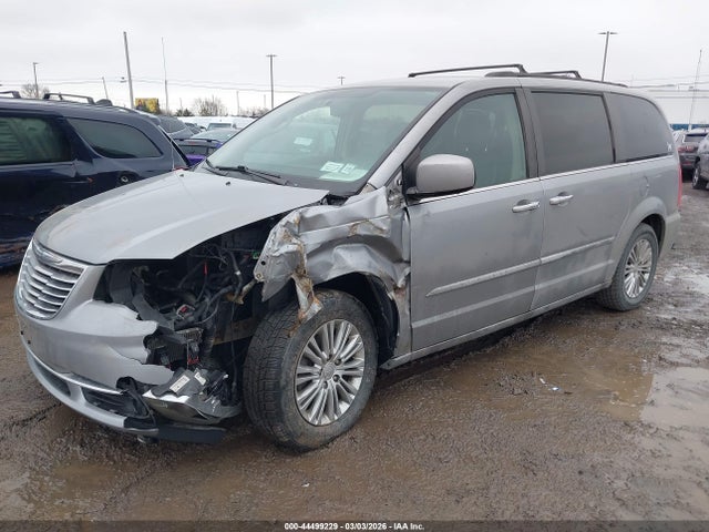 44499229 :رقم المزاد ، 2C4RC1CG1FR661211 vin ، 2015 Chrysler Town & Country Touring-l مزاد بيع