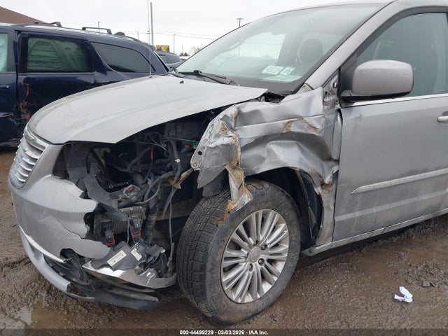 44499229 :رقم المزاد ، 2C4RC1CG1FR661211 vin ، 2015 Chrysler Town & Country Touring-l مزاد بيع