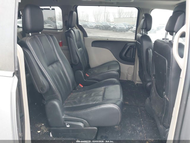 44499229 :رقم المزاد ، 2C4RC1CG1FR661211 vin ، 2015 Chrysler Town & Country Touring-l مزاد بيع
