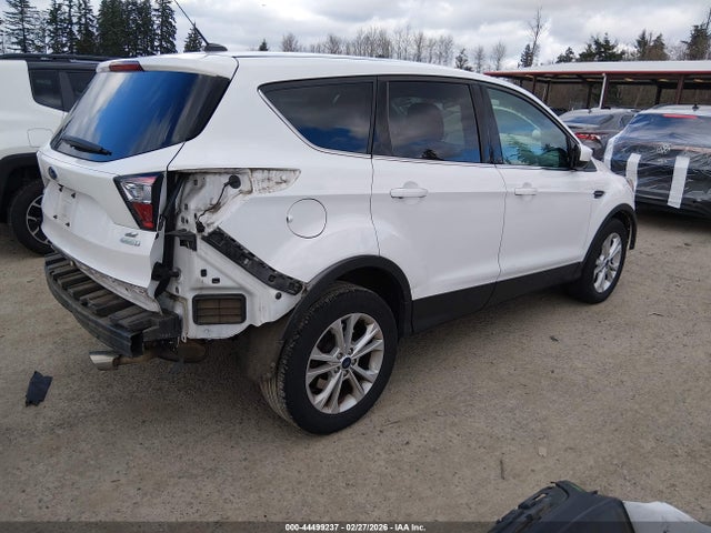 1FMCU0G98HUA63451 Ford ESCAPE SE