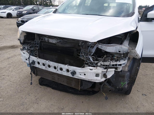 1FMCU0G98HUA63451 Ford ESCAPE SE