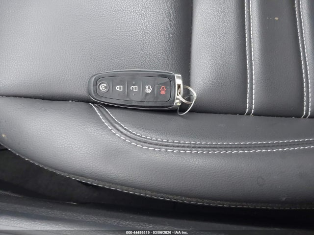 1FMCU9HD7KUA43898 Ford ESCAPE SEL