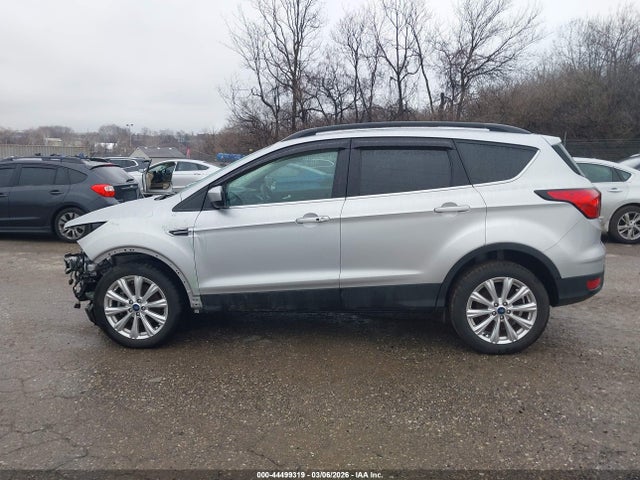 1FMCU9HD7KUA43898 Ford ESCAPE SEL