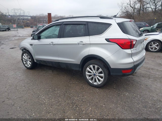 1FMCU9HD7KUA43898 Ford ESCAPE SEL