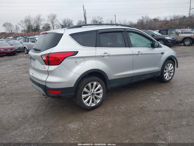 1FMCU9HD7KUA43898 Ford ESCAPE SEL