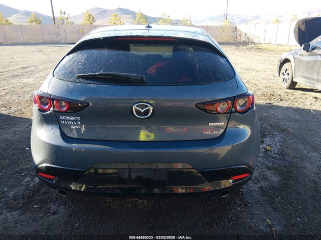 Mazda Mazda3 Premium Package 2019 JM1BPBNM4K1135779 Image 17