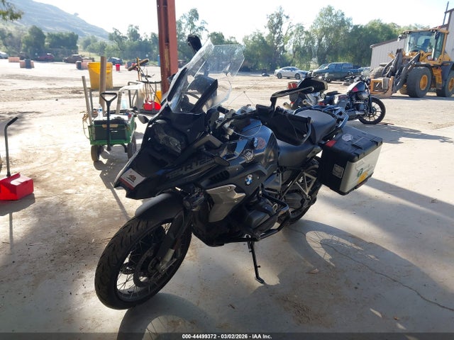 BMW R 1250 GS 2023 WB10M0301P6H75348 Image 2