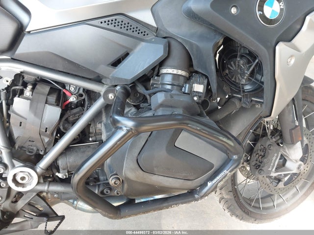 BMW R 1250 GS 2023 WB10M0301P6H75348 Image 8