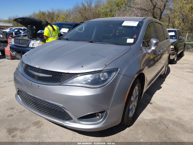 2018 Chrysler Pacifica Touring Plus მანქანა იყიდება აუქციონზე, vin: 2C4RC1FGXJR247994, აუქციონის ნომერი: 44499381