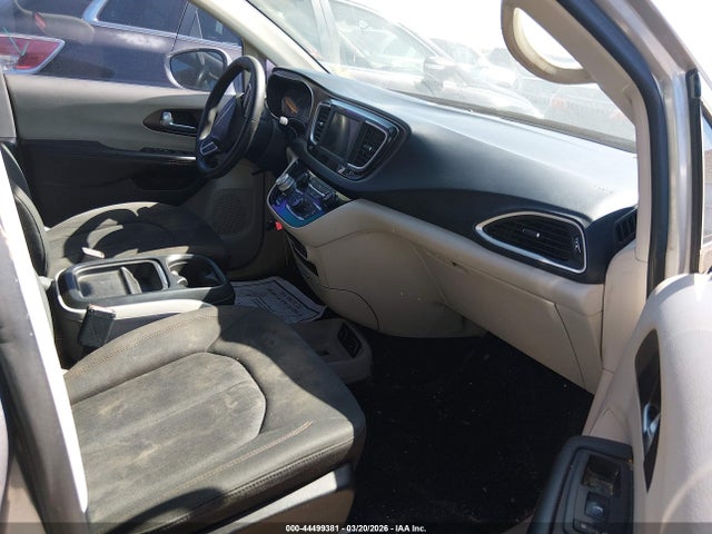 2018 Chrysler Pacifica Touring Plus მანქანა იყიდება აუქციონზე, vin: 2C4RC1FGXJR247994, აუქციონის ნომერი: 44499381