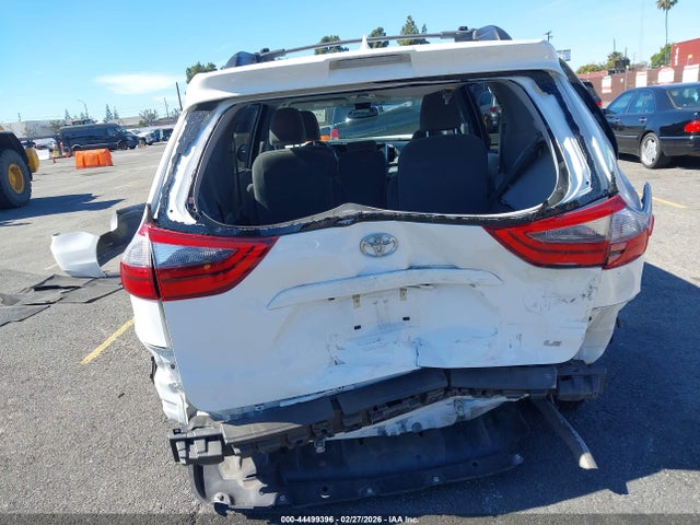 Toyota SIENNA LE 2020 5TDKZ3DC8LS046780 Image 17
