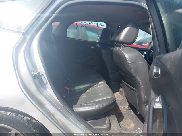 1FADP3K2XEL141537 Ford FOCUS SE