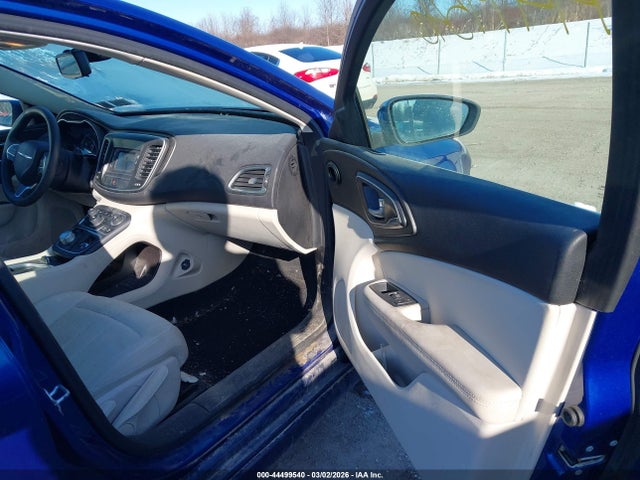 2016 Chrysler 200 Limited მანქანა იყიდება აუქციონზე, vin: 1C3CCCAB6GN112065, აუქციონის ნომერი: 44499540