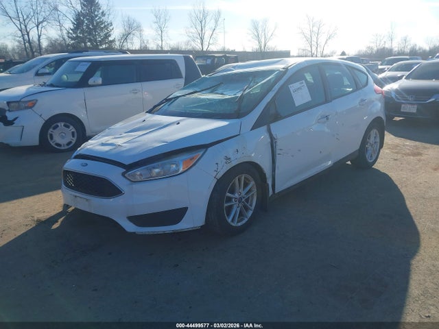 44499577 :رقم المزاد ، 1FADP3K2XGL320406 vin ، 2016 Ford Focus Se مزاد بيع