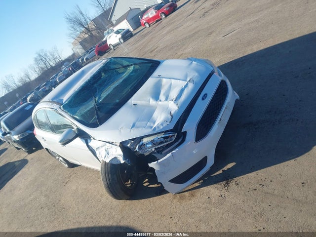 44499577 :رقم المزاد ، 1FADP3K2XGL320406 vin ، 2016 Ford Focus Se مزاد بيع