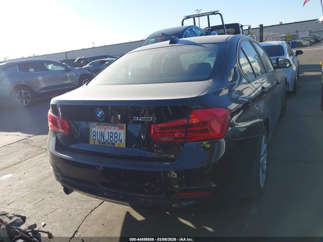 Продаж на аукціоні авто 2018 Bmw 320i, vin: WBA8A9C53JK623353, номер лоту: 44499588