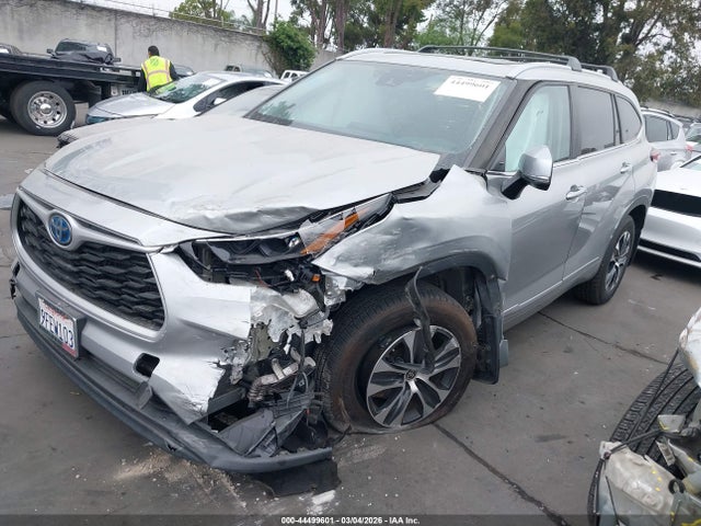 44499601 :رقم المزاد ، 5TDKBRCH6PS118165 vin ، 2023 Toyota Highlander Hybrid Xle مزاد بيع