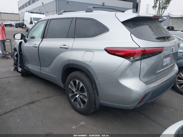 44499601 :رقم المزاد ، 5TDKBRCH6PS118165 vin ، 2023 Toyota Highlander Hybrid Xle مزاد بيع