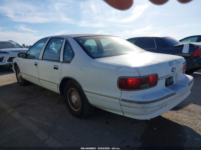 1996 CHEVROLET CAPRICE / IMPALA 1G1BL52P9TR185505 Photo 2