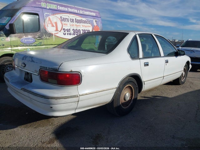 1996 CHEVROLET CAPRICE / IMPALA 1G1BL52P9TR185505 Photo 3
