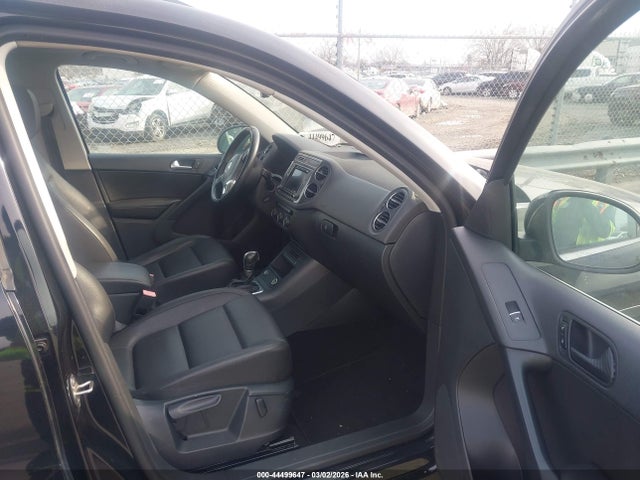 Продажа на аукционе авто 2016 Volkswagen Tiguan Se, vin: WVGAV7AXXGW597719, номер лота: 44499647