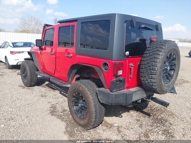 2017 JEEP WRANGLER UNLIMITED 1C4BJWDG1HL555761 Photo 2