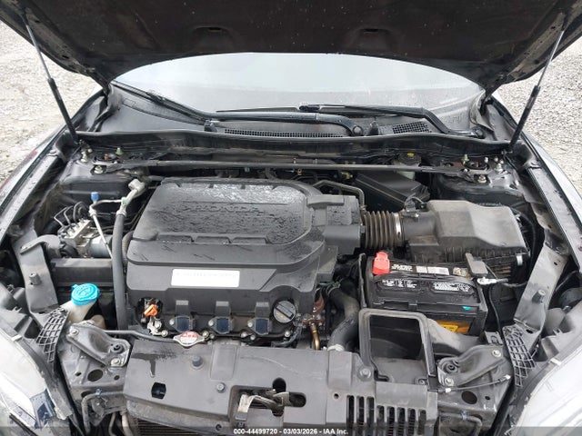Honda Accord Touring 2016 1HGCT2B09GA006852 Image 10