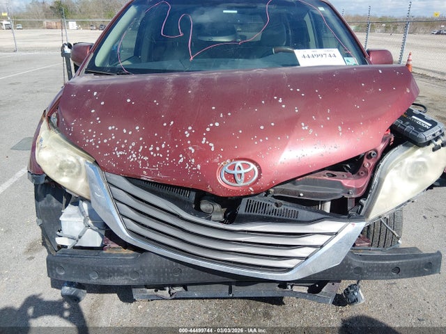 5TDYK3DC7ES408115 Toyota Sienna Xle V6 8 Passenger