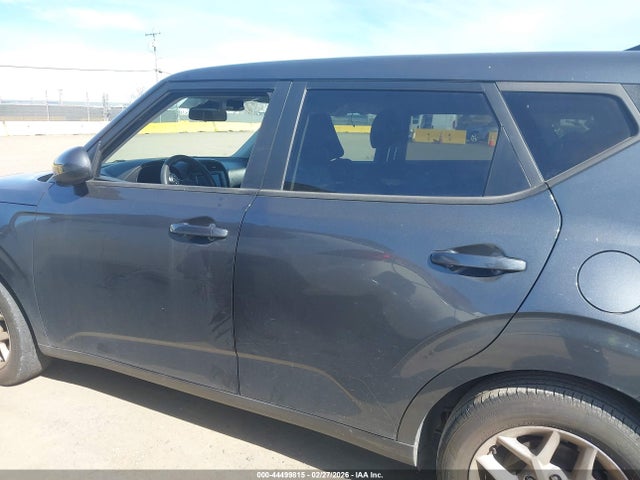 KNDJ23AU6P7881287 KIA SOUL LX