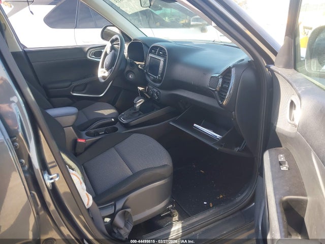 KNDJ23AU6P7881287 KIA SOUL LX