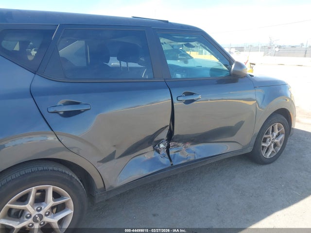 KNDJ23AU6P7881287 KIA SOUL LX