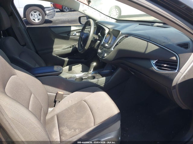 1G1ZD5ST4LF109832 Chevrolet Malibu Fwd Lt