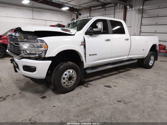 44499848 :رقم المزاد ، 3C63RRJL5NG334437 vin ، 2022 Ram 3500 Laramie  4x4 8' Box مزاد بيع