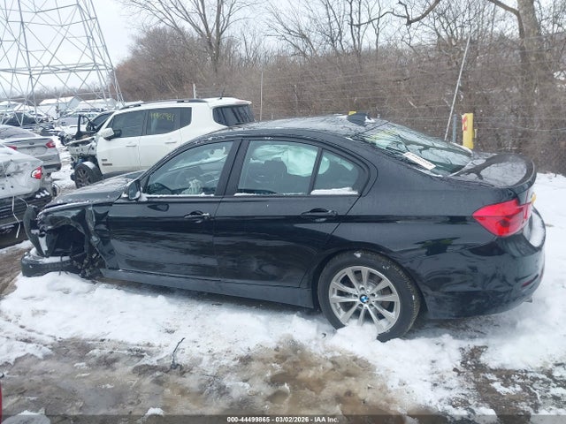 44499865 :رقم المزاد ، WBA8E5G57HNU22815 vin ، 2017 Bmw 320i Xdrive مزاد بيع