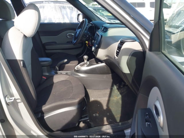 KNDJN2A25J7560008 KIA Soul