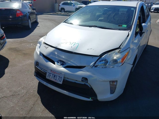 JTDKN3DU8E0388465 Toyota Prius Two