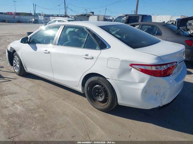 Toyota CAMRY LE 2015 4T1BF1FK8FU964347 Image 3