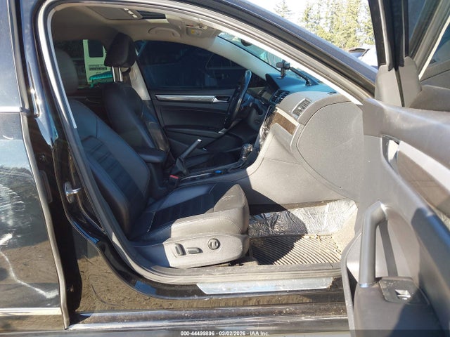 Продажа на аукционе авто 2016 Volkswagen Passat V6 Sel Premium, vin: 1VWCM7A39GC008607, номер лота: 44499896