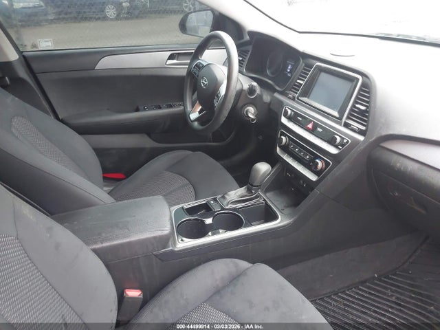 2019 HYUNDAI SONATA 5NPE24AFXKH756029 Photo 4