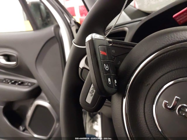 44499916 :رقم المزاد ، ZACNJDB16NPN69434 vin ، 2022 Jeep Renegade Latitude 4x4 مزاد بيع