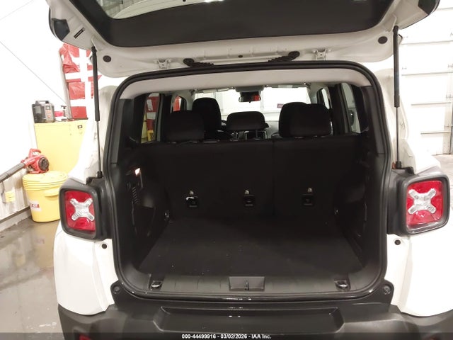 44499916 :رقم المزاد ، ZACNJDB16NPN69434 vin ، 2022 Jeep Renegade Latitude 4x4 مزاد بيع