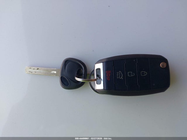 KIA Optima Lx 2015 KNAGM4A76F5643208 Image 11