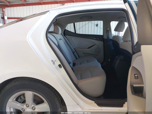 KIA Optima Lx 2015 KNAGM4A76F5643208 Image 8