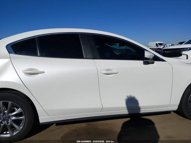 Aukcja sprzedaży 2022 Mazda Mazda3 2.5 S, vin: 3MZBPAAL4NM302699, numer aukcji: 44499985