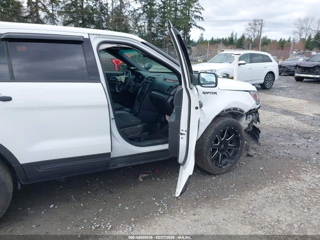 Ford Utility Police Interceptor 2016 1FM5K8AR2GGD05847 Image 5