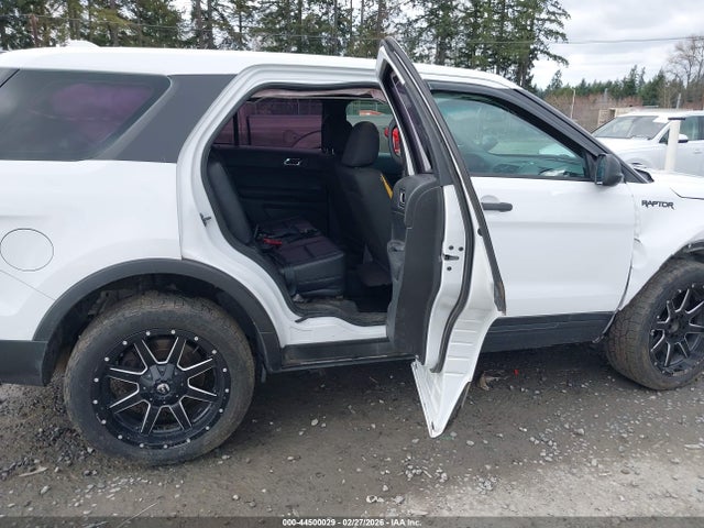 Ford Utility Police Interceptor 2016 1FM5K8AR2GGD05847 Image 8