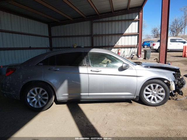 Продажа на аукционе авто 2013 Chrysler 200 Touring, vin: 1C3CCBBG3DN678071, номер лота: 44500064